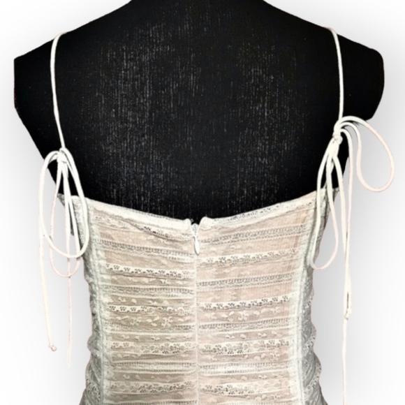 FASHION NOVA ruched lace drawstring adjustable length dress - Picture 5 of 9